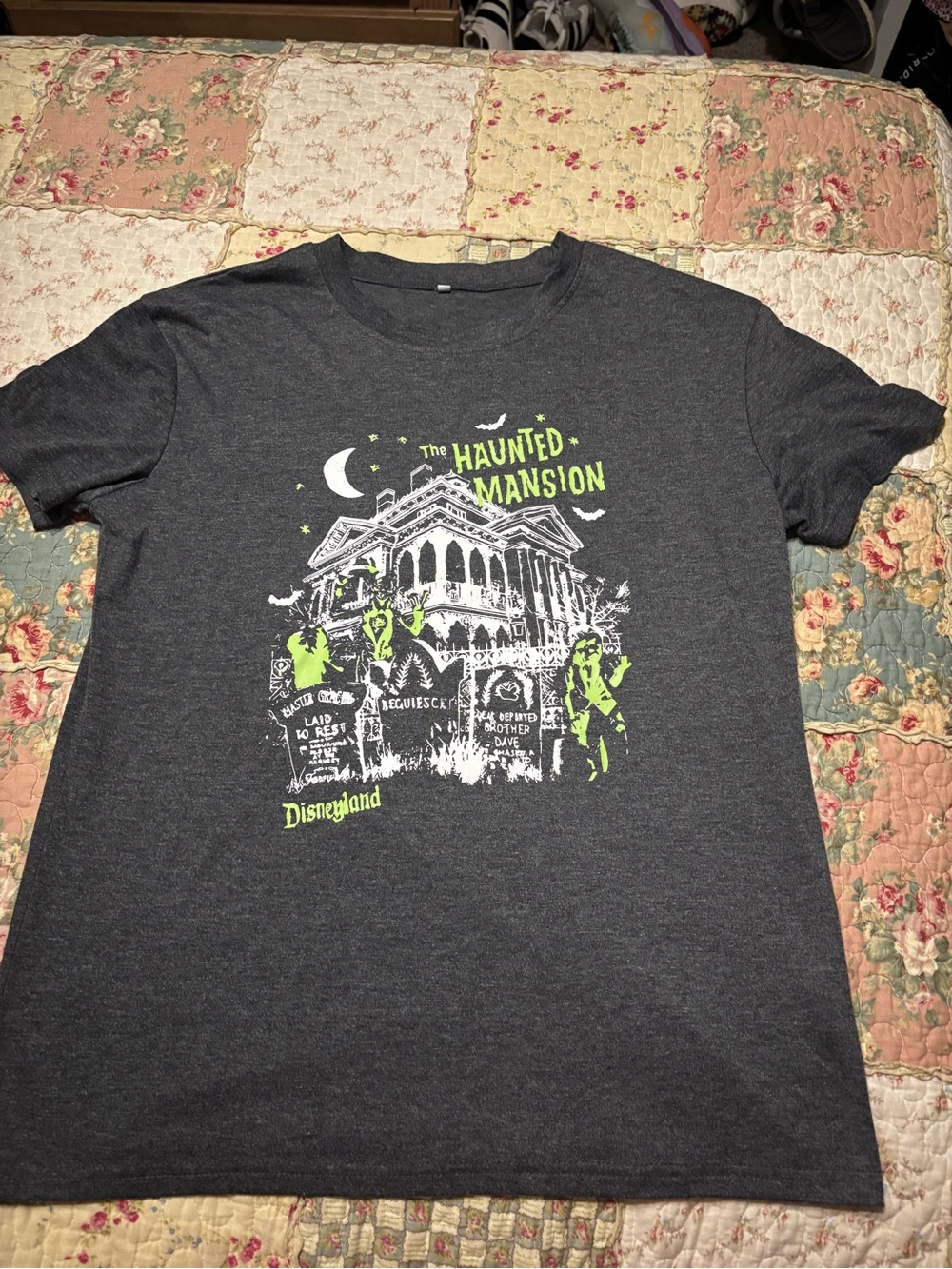 Disney Haunted Mansion Women’s Graphic Tee -Medium
